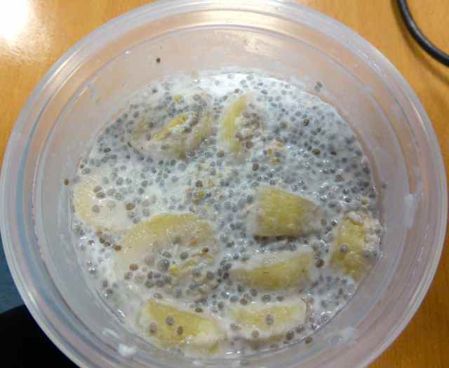 banana and chia pudding