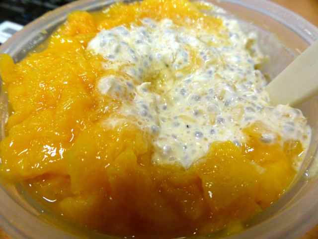 mango and chia pudding