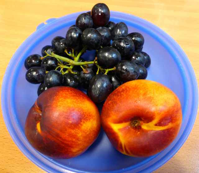 nectrines and grapes