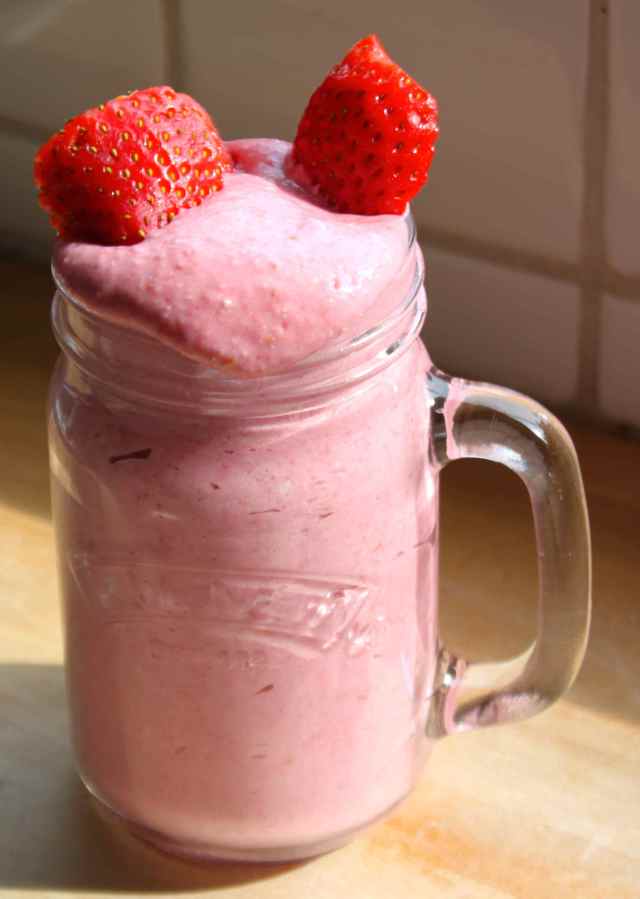 raspberry cashew smoothie