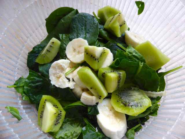 smoothie ingredients spinach
