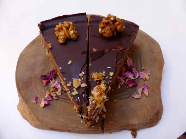 chocolate walnut cake