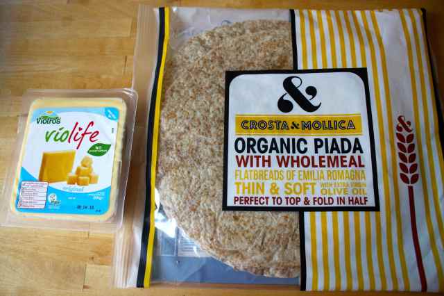 Piada and vegan cheese