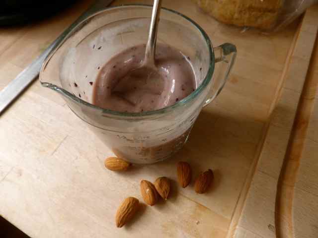 Smoothie and almonds